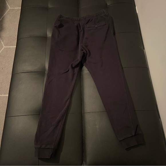 Nike Joggers - Picture 2 of 3